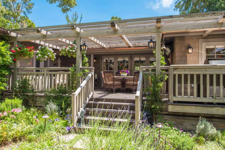 26040 Ridgewood Road, Carmel, CA xxx